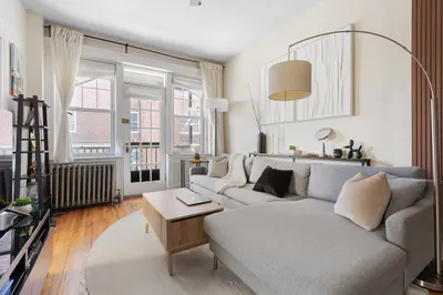 242 S Huntington Ave #3