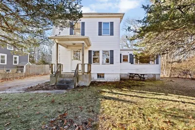 10 Knowles Ave