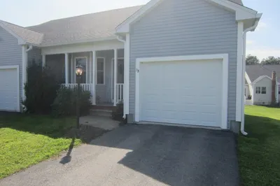 3 StockBridge St #B 1