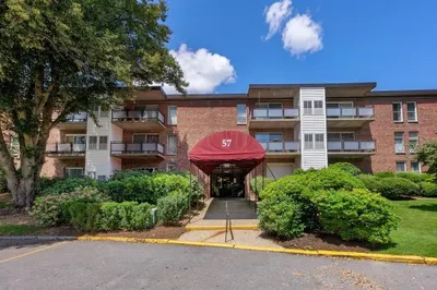57 Broadlawn Park #17A 1