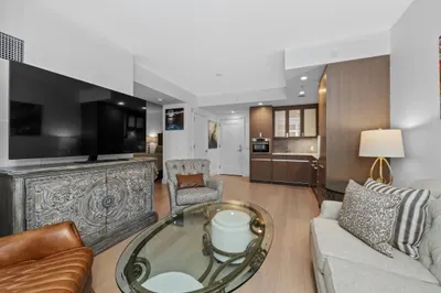 100 Lovejoy Wharf #5L 1