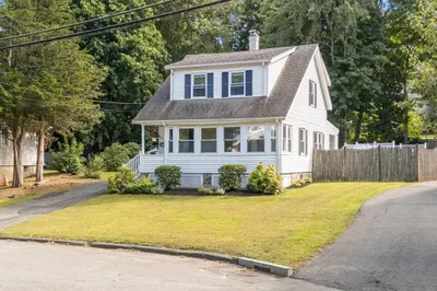 66 Edgemere Rd 1