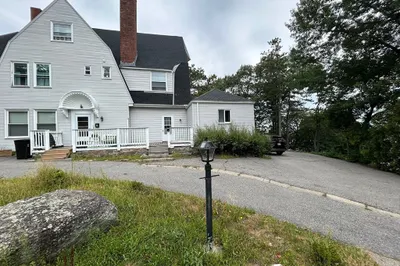 1 Grand View Ave #1