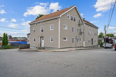 399 Bank St 1