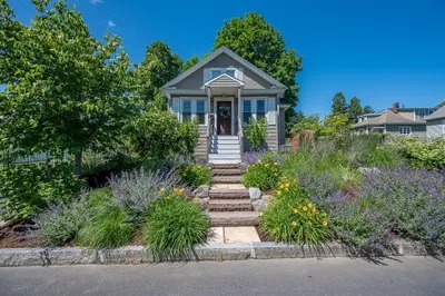 65 Oneida Ave