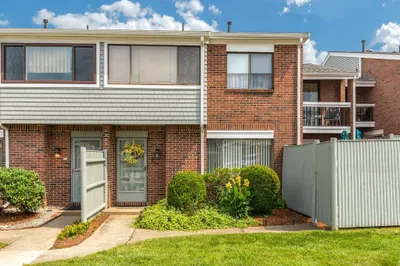 35 Rosewood Dr #35 1