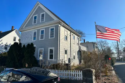 82 Albertina St #1