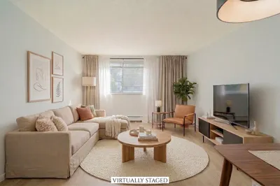 800 Governors Dr #17
