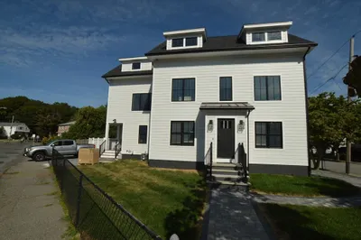 112 Lynde St #1
