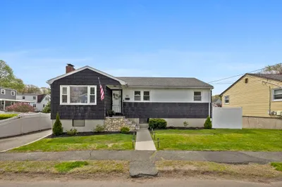 55 Thistle St