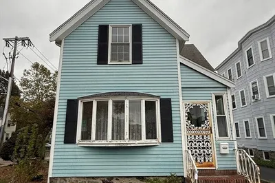 1078 Main St