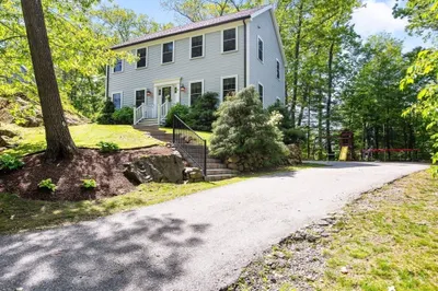 24 Old Merrill St 1