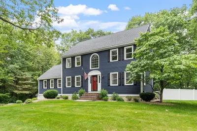 35 Village Woods Rd 1