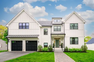 7 Phyllis Lane 1