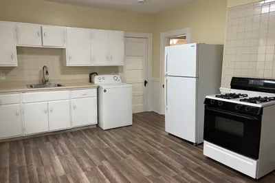 42 Pearl St #3 1