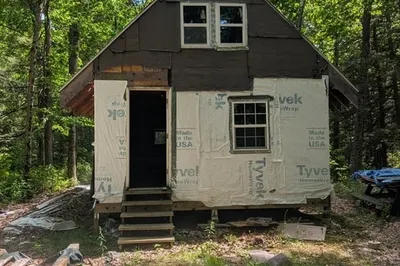 127 Round Hill Rd
