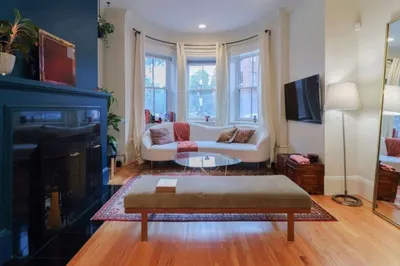 85 Saint Botolph Street #2