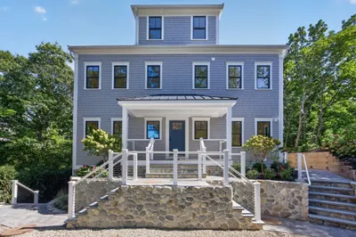8a Willow Drive 1