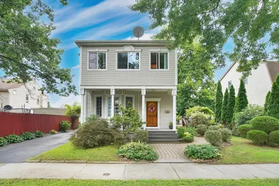 112 Narragansett Blvd 1