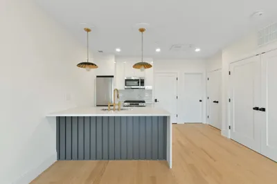 219 Paris St #4