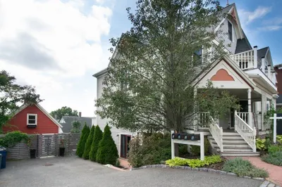10 Symmes St #1 1